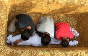 كيفية دفن الميت في الإسلام