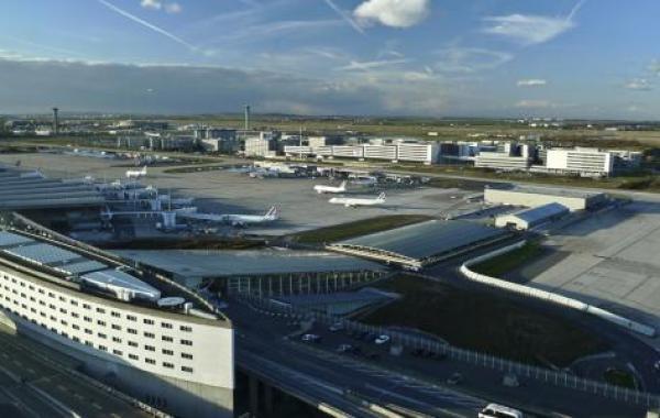 أكبر مطار في أوروبا