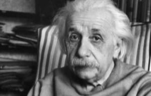 من هو أينشتاين