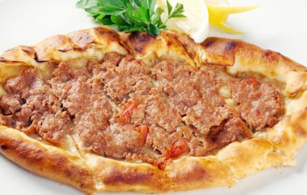 لحم بعجين لبناني