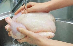 طريقة غسل الدجاج