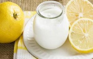 فوائد عصير الليمون باللبن