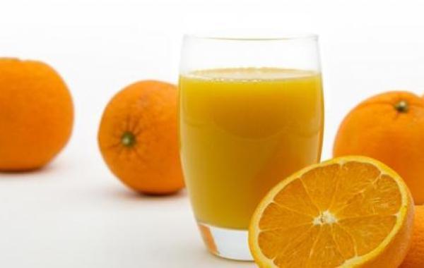 كيفية صنع عصير البرتقال المركز