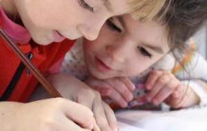 كيفية تنمية موهبة الرسم عند الأطفال
