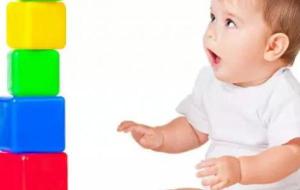 مراحل تطور اللغة عند الطفل