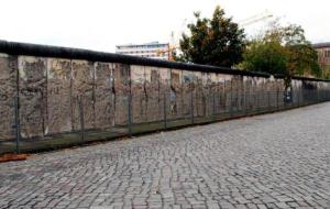 تعريف جدار برلين
