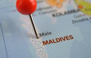 كم عدد جزر المالديف