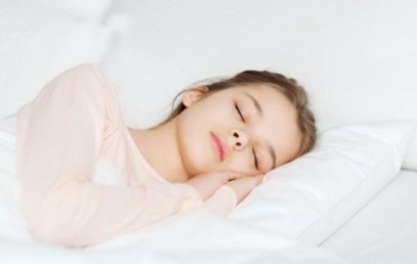 تعليم آداب النوم للأطفال