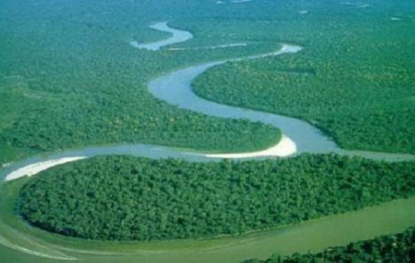 كم طول نهر النيل
