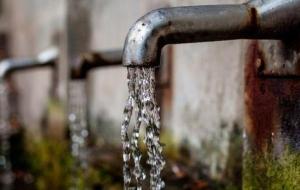 ما أسباب نقص المياه في شبه جزيرة العرب