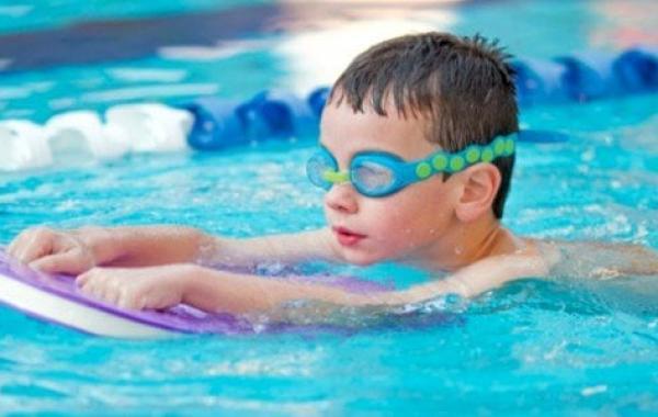 إرشادات السلامة أثناء السباحة