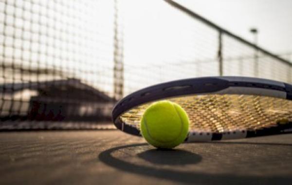 سلبيات ممارسة لعبة التنس الأرضي