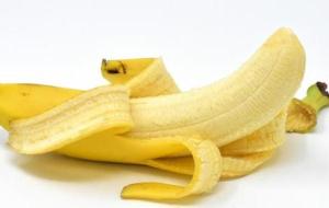 كيفية استخدام قشر الموز للشعر