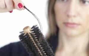 تساقط الشعر عند النساء