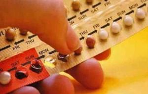 هل يمكن حدوث حمل مع استخدام حبوب منع الحمل