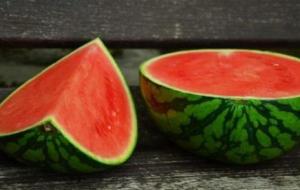 فوائد البطيخ للجنين