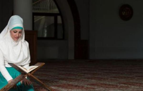 شروط قراءة القرآن للمرأة
