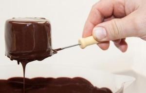 طريقة عمل صوص شوكولاته للكيك
