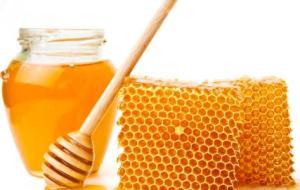 فوائد العسل للهالات السوداء