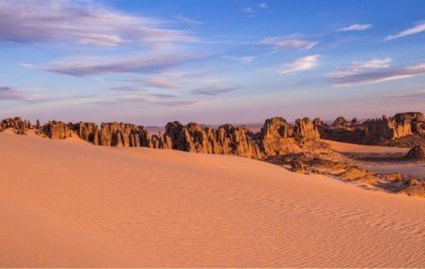 تعبير عن صحراء الجزائر