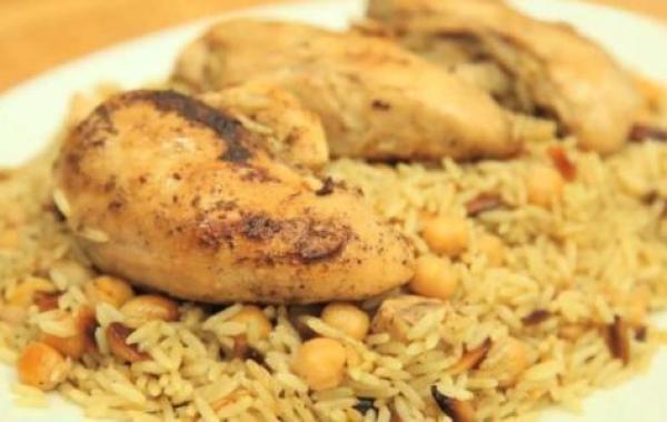 طريقة عمل أرز بالحمص والدجاج