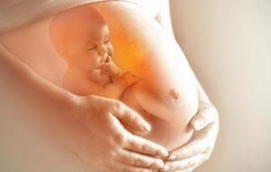 ما سبب تضخم الكلى عند الجنين