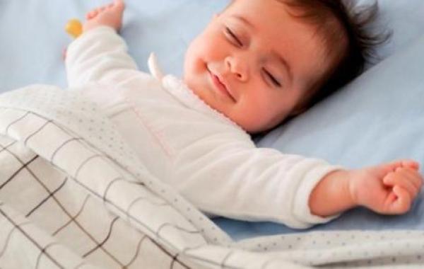 كيف أنظم نوم طفلي الرضيع