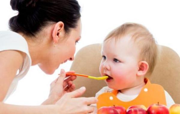 6 طرق لتحضير طعام طفلك في المنزل
