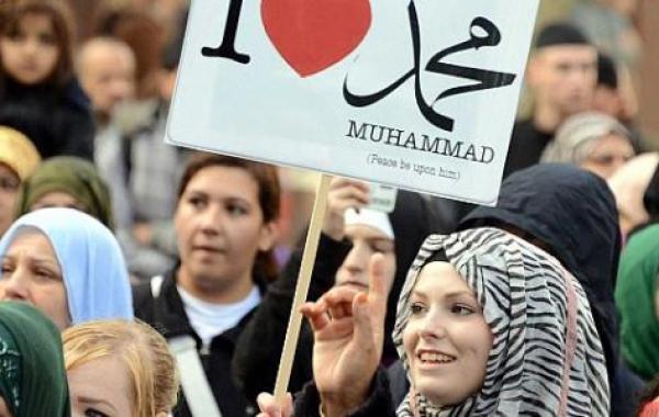 كم عدد المسلمين في بريطانيا