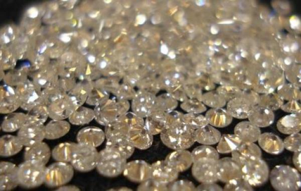 ما هو مصدر معدن الماس