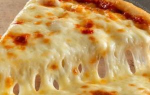 طريقة عمل البيتزا بالجبن