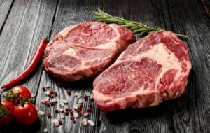 ما الفرق بين لحم العجل ولحم البقر