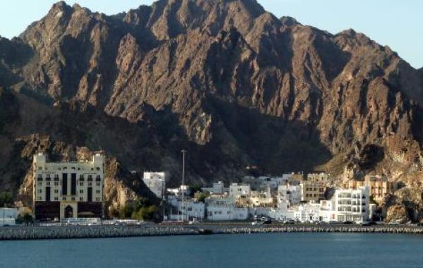 كم محافظة في عمان