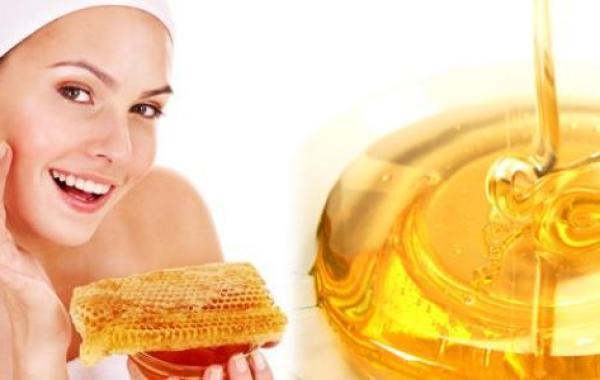 فوائد وضع العسل على الوجه