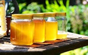 ما فائدة العسل للوجه