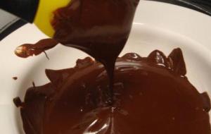 طريقة عمل شوكولاتة دهن منزلية - فيديو