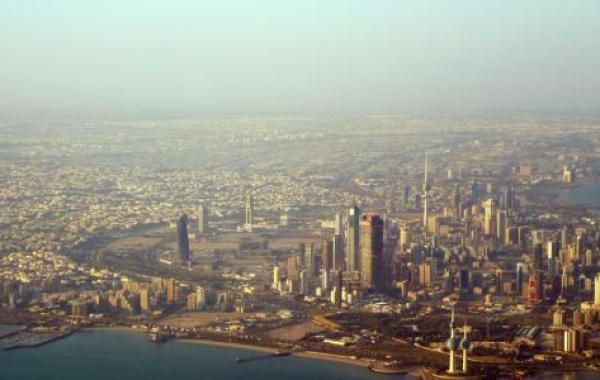 مساحة الكويت وعدد سكانها