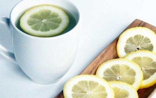 فوائد الليمون مع الماء الساخن
