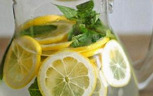 ما فوائد الماء والليمون