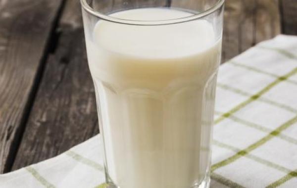 كم يحتوي الحليب على سعرات حرارية