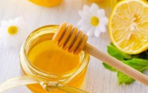فوائد العسل والليمون
