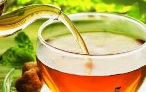 ما فوائد وأضرار الشاي الأخضر