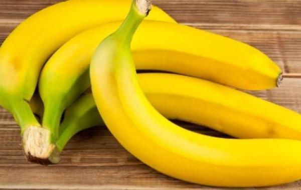 فوائد قشر الموز المجفف للبشرة
