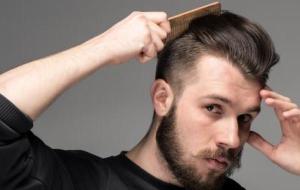 كيفية جعل الشعر رطباً للرجال