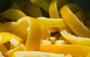 فوائد قشر الليمون مع الماء