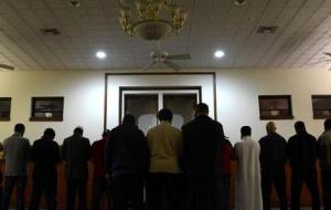 كيفية الصلاة وراء الإمام