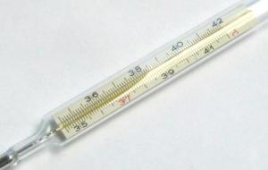 كيفية قياس درجة الحرارة بالترمومتر