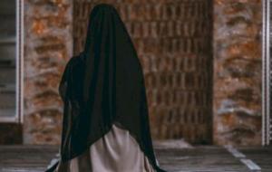 تفسير إمامة المرأة في الصلاة في المنام