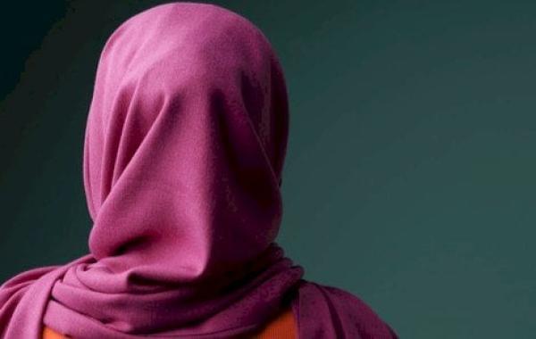 تفسير رؤية الحجاب الملون في المنام