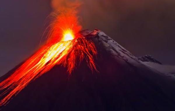 أكبر بركان في العالم